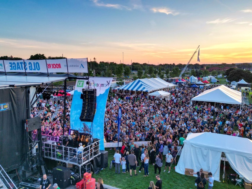 https://www.festivalsandeventsontario.com/index.php?option=com_jomcomdev&format=raw&task=ajax.image&pr=dz04NTAmYWM9NC8z&hash=6e40e7&dir=fo&src=857-KF_Sponsors.jpg